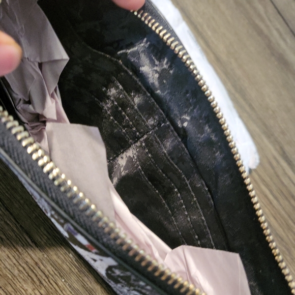 KARL LAGERFELD WRISTLET DOUBLE ZIP Multi Paris Icons NWT - Picture 9 of 16